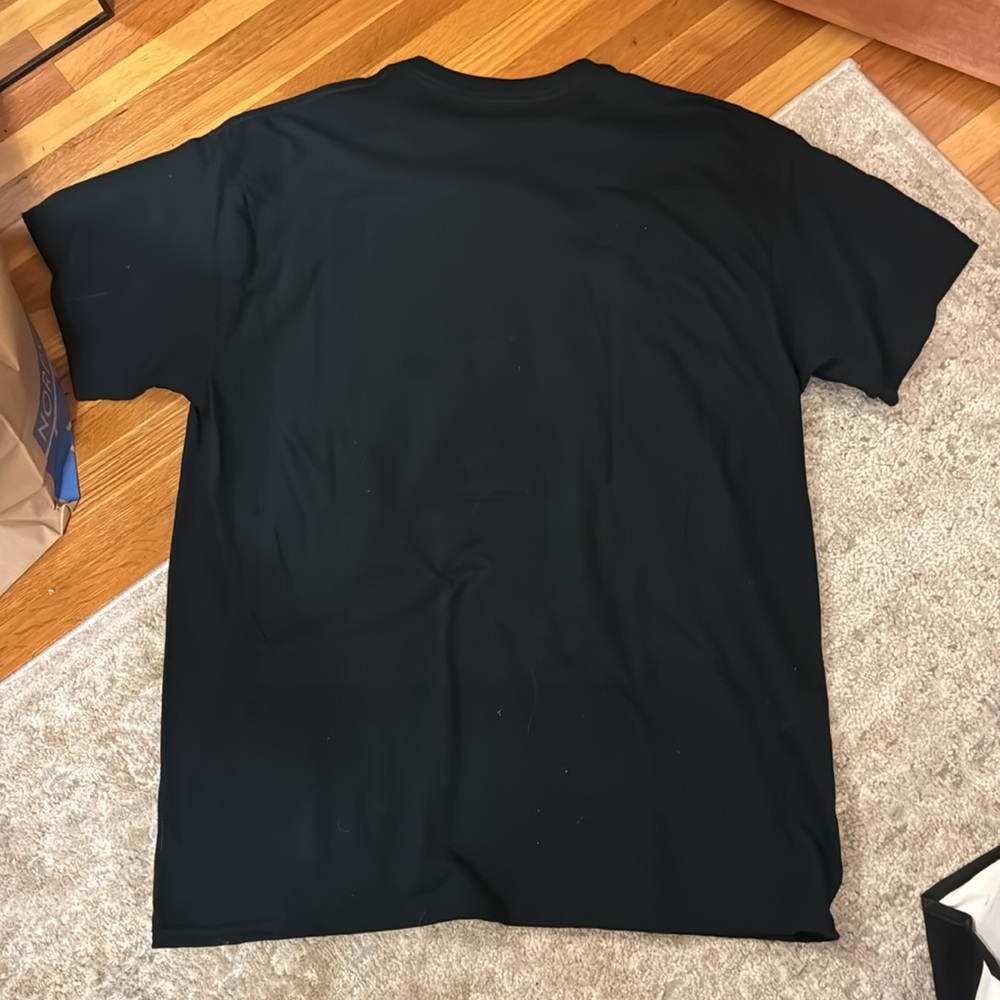 T-Shirt - Picture 3 of 3